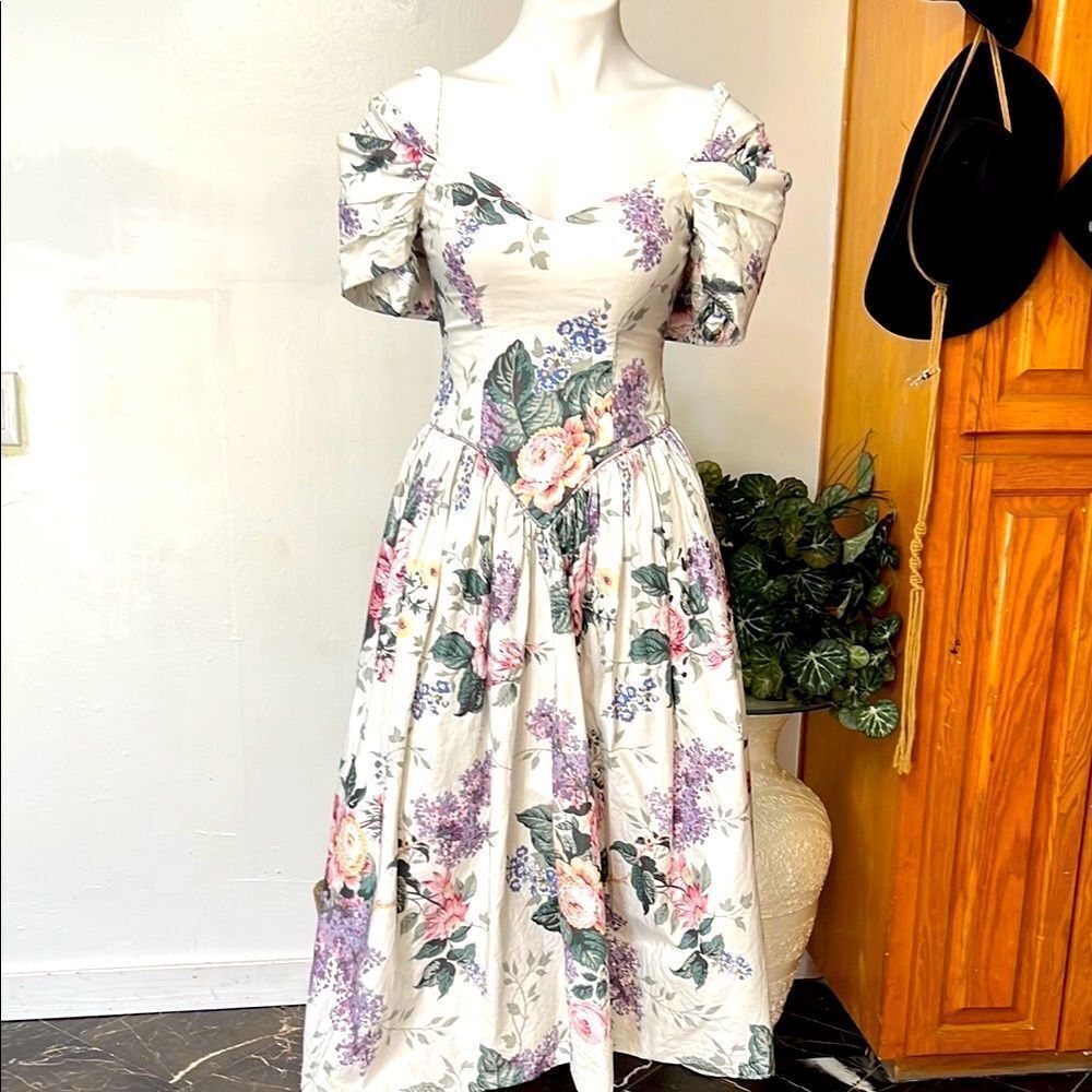 Vintage Vivian dessy Elegant Floral Midi Dress with Puff Sleeves